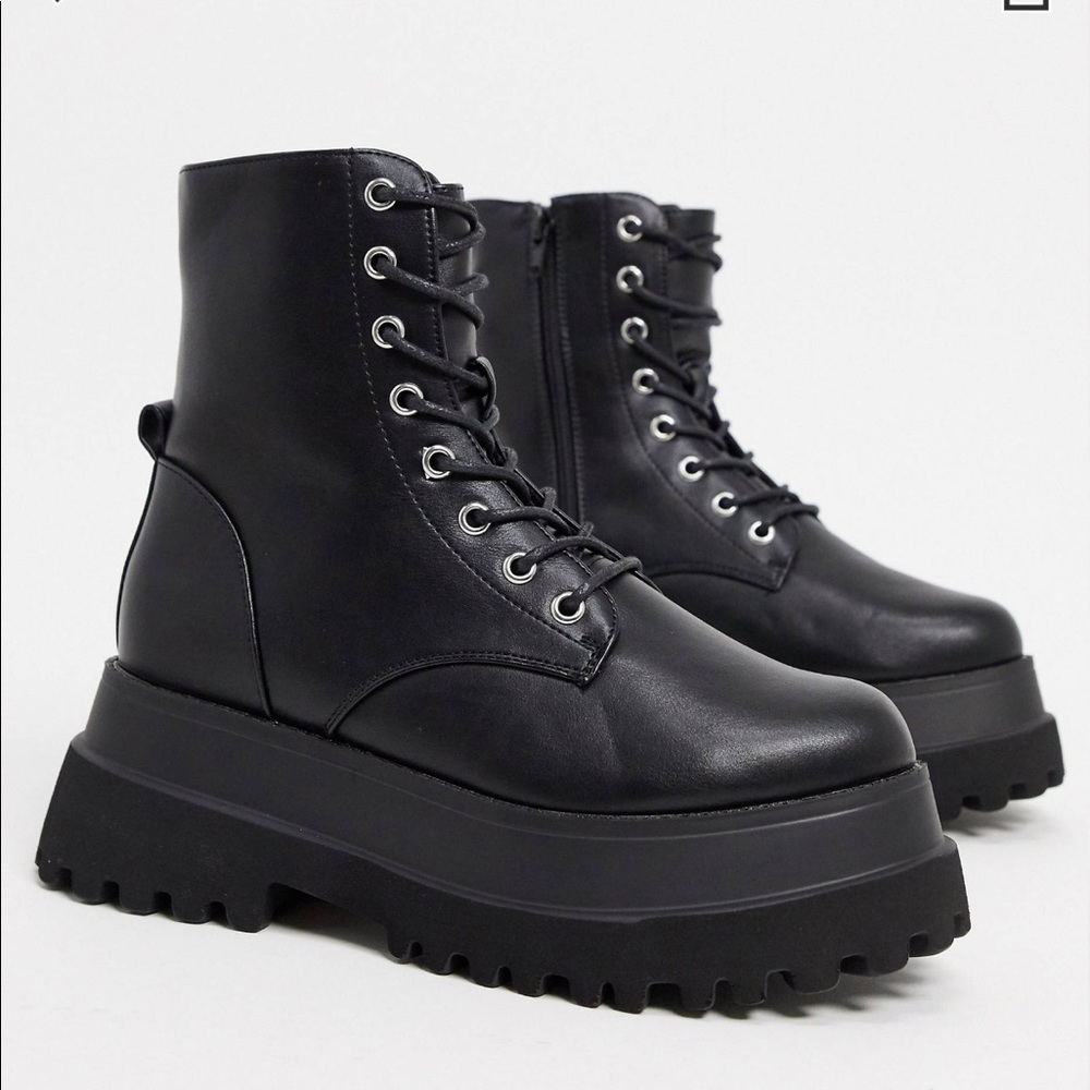 Chunky platform boots